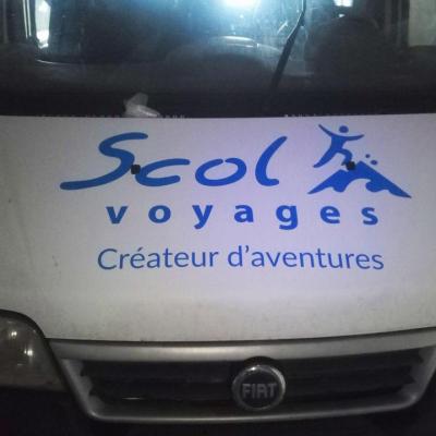 Marquages véhicule de Scol Voyages